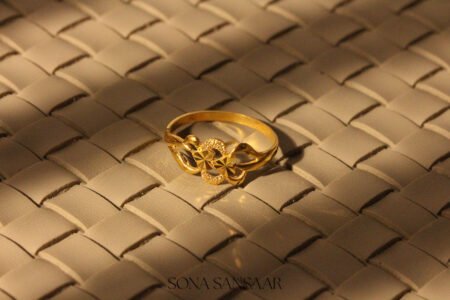 22k Gold Ladies Fancy Hearts Ring with Dual Starburst Motifs