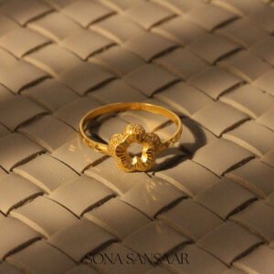 22K Gold Fancy Floral Ring with Diamond-Cut Textured Flower Centre
