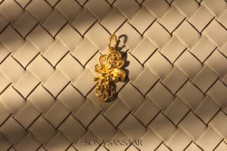 22K Gold Floral Filigree Drop Pendant
